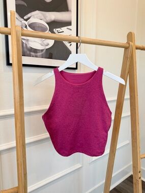 Old Navy Women’s Sports Bra - Fuchsia Pink